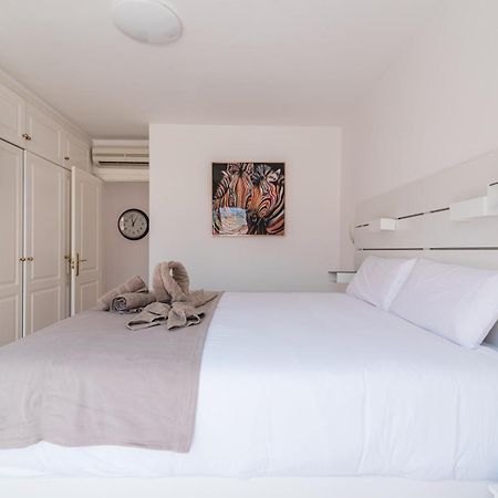 Comfortable 4-Bedroom Villa With Private Gardens 阿德耶 外观 照片