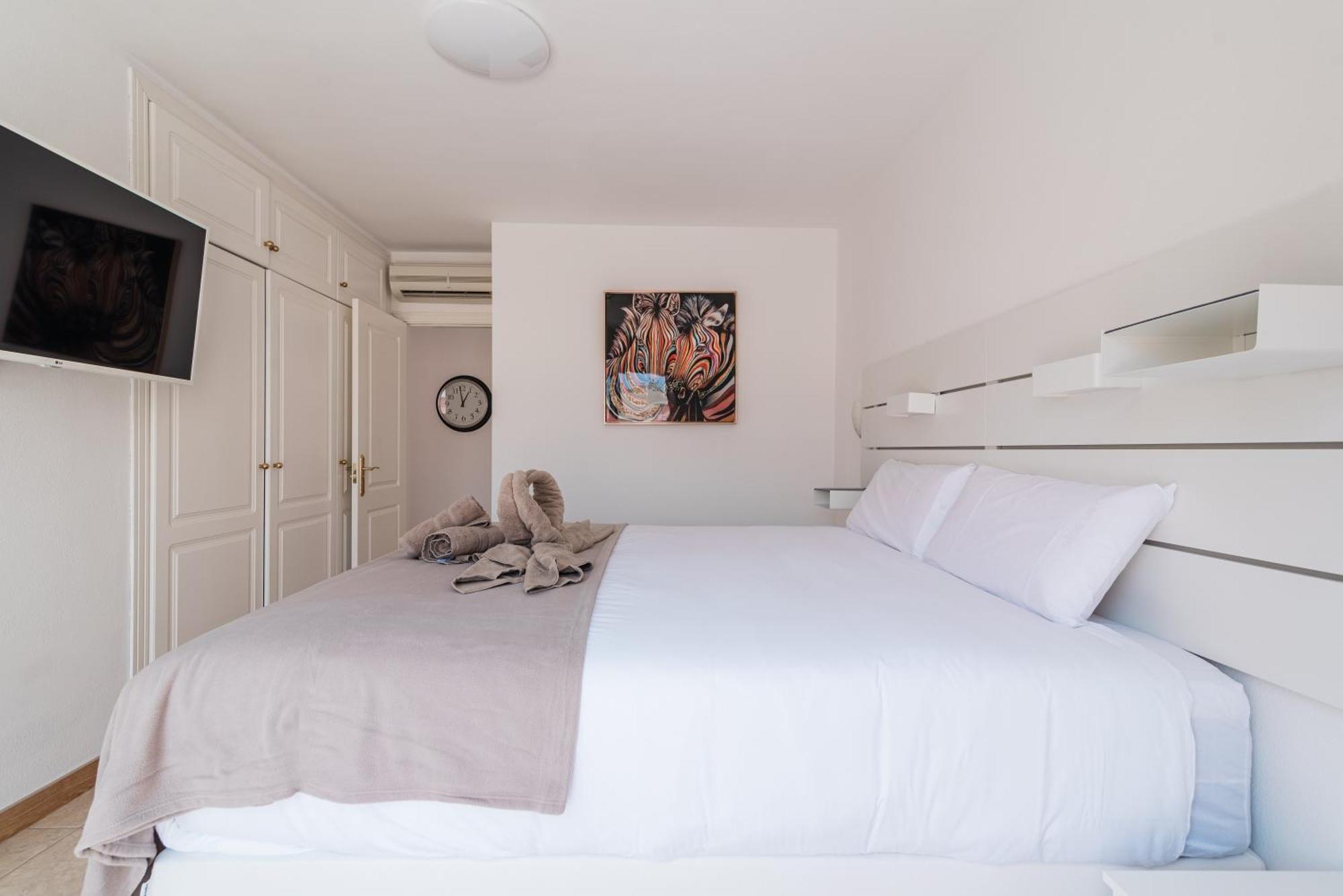 Comfortable 4-Bedroom Villa With Private Gardens 阿德耶 外观 照片