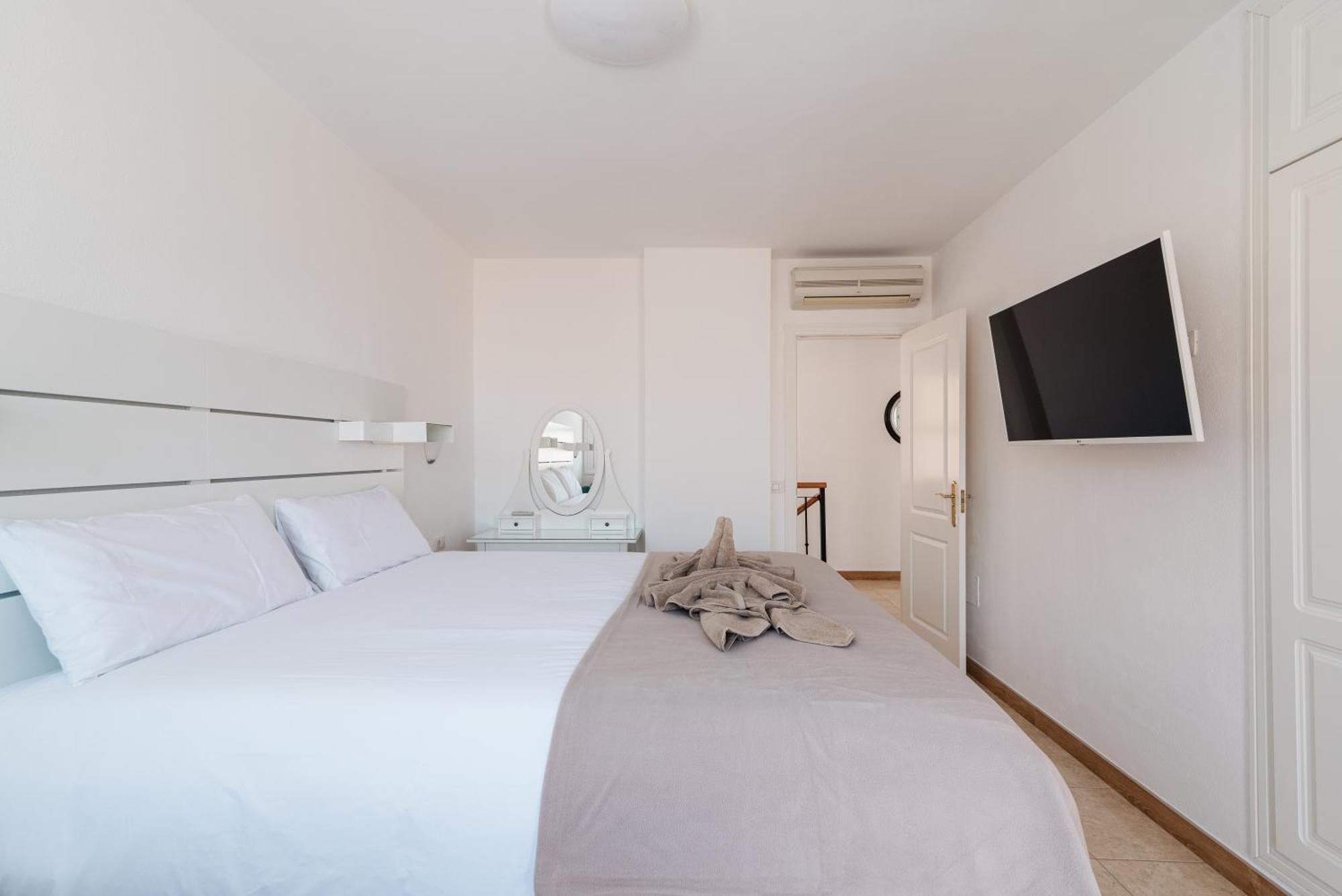 Comfortable 4-Bedroom Villa With Private Gardens 阿德耶 外观 照片