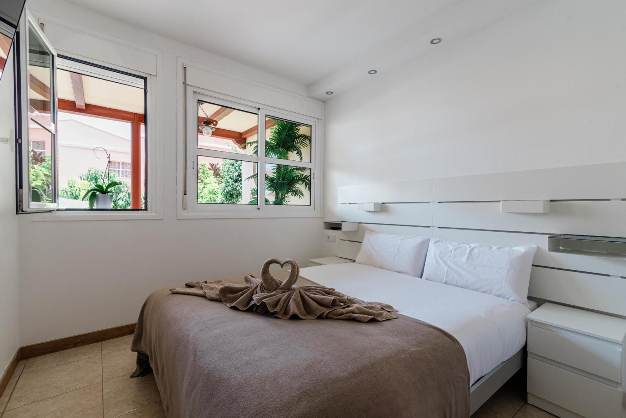 Comfortable 4-Bedroom Villa With Private Gardens 阿德耶 外观 照片